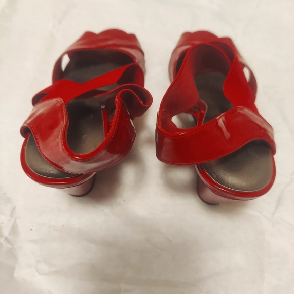 Red Wedge Platform Heeled Shoe - Picture 7 of 7